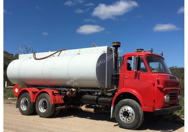 caption COMMER 1968 RESTORED WORKING WATER 6V53 BOGIE