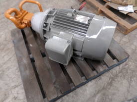 Toshiba TSH01 Electric Motor 415V and 30 KW - picture4' - Click to enlarge