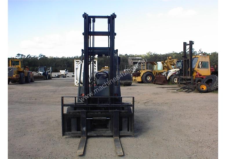 caption Toyota forklift 02-6FG30