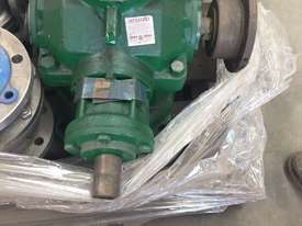 Enclosed Gear Drive BEVEL UNIT Gear Industries - picture1' - Click to enlarge