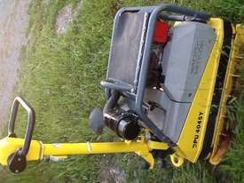 Wacker4045Y DPU Plate compactor - picture1' - Click to enlarge