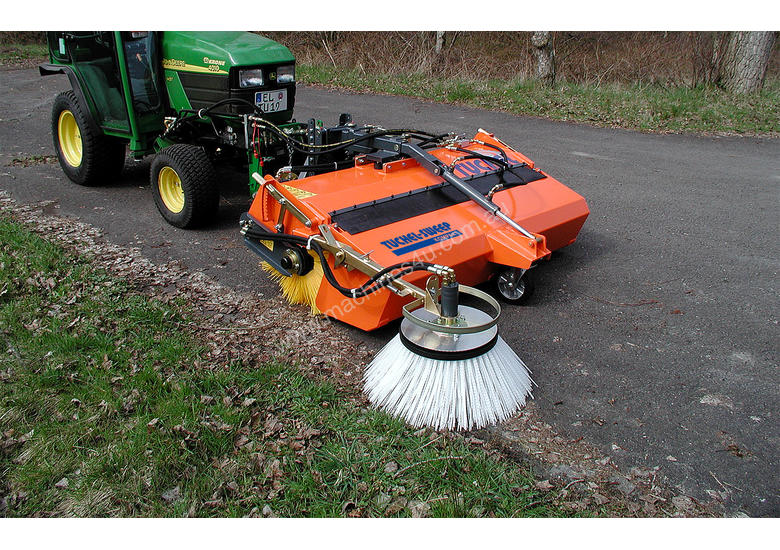 caption Tuchel Kompakt Road Sweeper