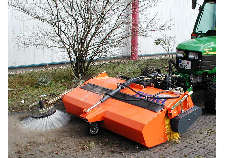 caption Tuchel Kompakt Road Sweeper