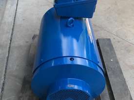 110 kw 150 hp 2 pole 415 volt AC Electric Motor - picture0' - Click to enlarge
