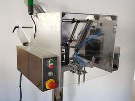 Tray denester to suit trays, lids and clam-shell packaging (ex demo machine) - picture0' - Click to enlarge