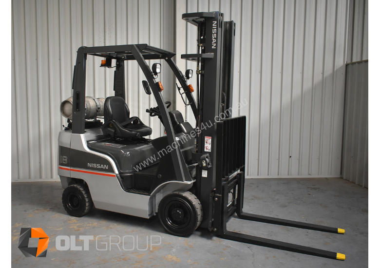 caption Nissan P1F1A18DU Forklift 1.8 ton LPG fork 5500mm Lift Height 3 Stage Mast