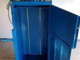 Mil-Tek 2006 Air Operated  AP 205 Waste Cardboard compactor Bale Press Recycling Denmark - picture2' - Click to enlarge
