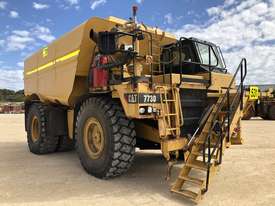 CAT 773D Water Truck - picture1' - Click to enlarge