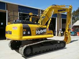 Komatsu HB215LC-1 Tracked-Excav Excavator - picture2' - Click to enlarge