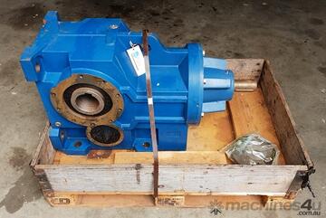LLOYDS DEALS - Benzlers Sweden Reduction Gearbox Ratio : 40-1 Model : K123140.BHX1
