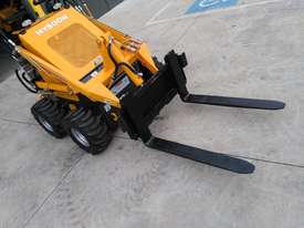 Hysoon mini digger pallet Forks - picture0' - Click to enlarge