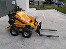Hysoon mini digger pallet Forks - picture0' - Click to enlarge