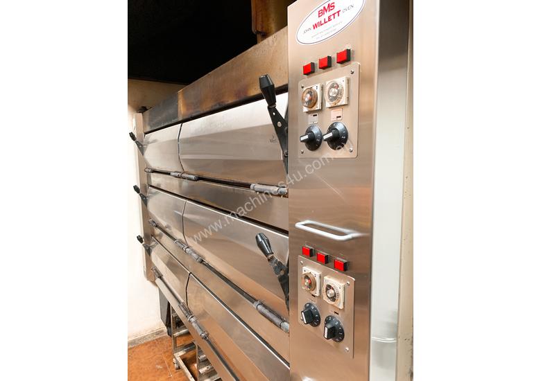 caption John Willet Oven - Must go this week