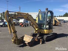Komatsu PC35MR-2 - picture2' - Click to enlarge