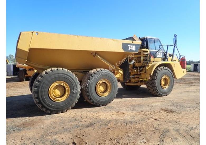 Used 2007 Caterpillar 740 Articulated Dump Truck in , - Listed on ...