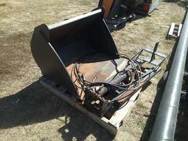 Custom Bucket And Wood Splitter - picture0' - Click to enlarge
