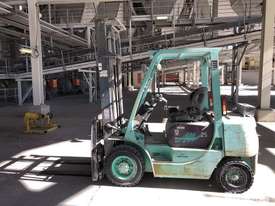 1996 Mitsubishi FG25 - picture1' - Click to enlarge