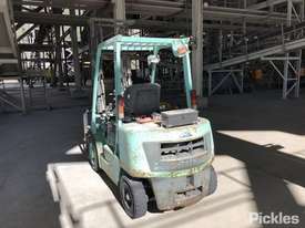 1996 Mitsubishi FG25 - picture2' - Click to enlarge