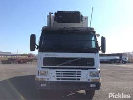 2000 Volvo FM7 - picture1' - Click to enlarge
