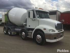 2017 Freightliner Columbia CL112 - picture0' - Click to enlarge