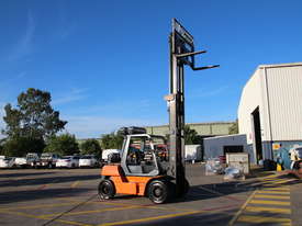 TOYOTA 6 TON FORKLIFT 5FG60 - picture2' - Click to enlarge