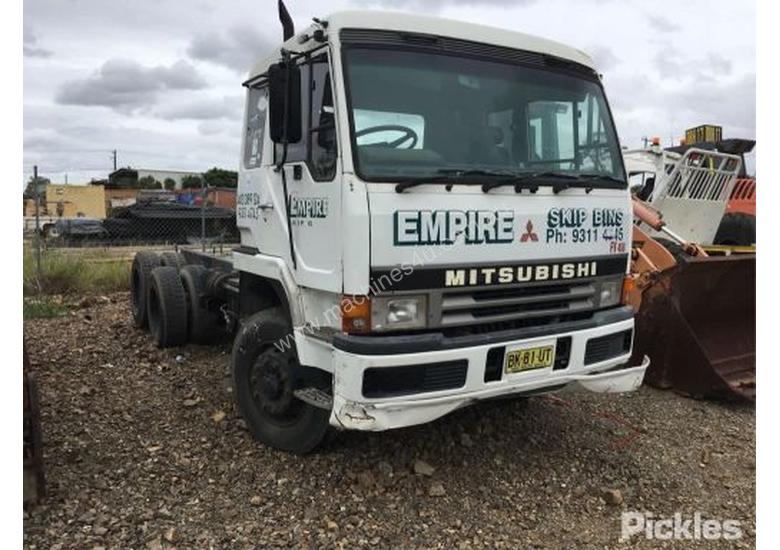 caption 2001 Mitsubishi FV458