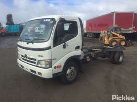 2011 Hino 300 616 - picture2' - Click to enlarge