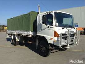 2006 Hino GT1J - picture0' - Click to enlarge