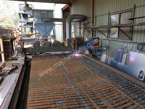 Hypertherm HPR260 Plasma Cutter sold as full working Set Dust extraction system, & Compressor