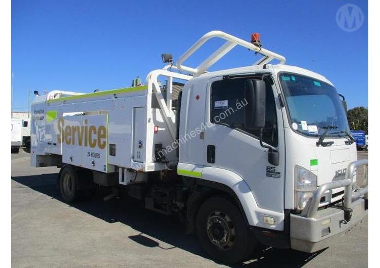 caption Isuzu FSR850