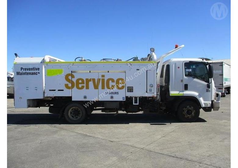 caption Isuzu FSR850