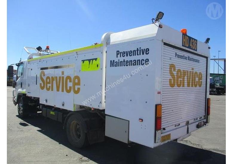 caption Isuzu FSR850
