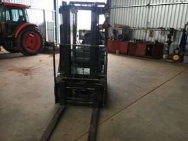 Nissan 1.8T FORKLIFT gas/petrol sideshift 380hrs made in JAPAN  - picture2' - Click to enlarge