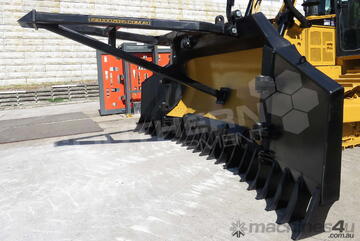 Caterpillar D6R / D6T dozer Bi-Folding Stick Rake DOZRAKE