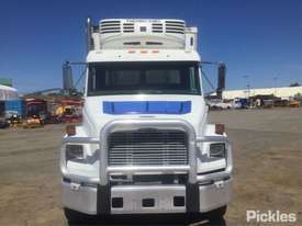 1999 Freightliner FL80 - picture1' - Click to enlarge