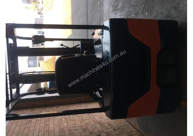 caption Late Model TOYOTA 7FBE18 4.5m Container Mast SS Great Battery Low Hrs Runs Well!