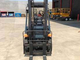 Toyota 7 Series 2.5 Tonne Forklift  - picture1' - Click to enlarge