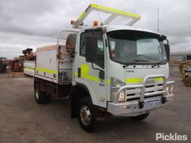 2009 Isuzu NPS300 - picture0' - Click to enlarge