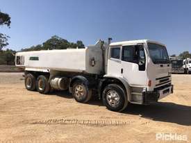 2001 International ACCO 2350G - picture0' - Click to enlarge