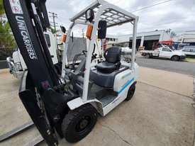 Nissan 2.5t container entry forklift, low hours. like new - picture0' - Click to enlarge