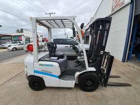 Nissan 2.5t container entry forklift, low hours. like new - picture2' - Click to enlarge