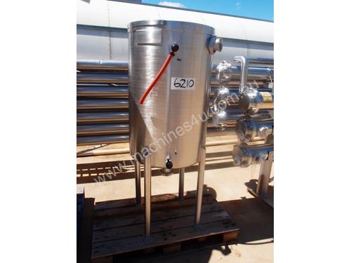 Stainless Steel Storage Tank (Vertical), Capacity: 250Lt