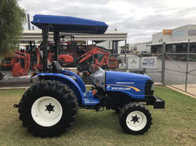 New Holland Workmaster 40 FWA/4WD Tractor - picture1' - Click to enlarge