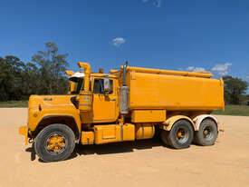 Mack R series Water truck Truck - picture2' - Click to enlarge