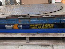 SCISSOR LIFT/TURNTABLE Tieman Made in Sweden * SOLD 5/10/21 * - picture0' - Click to enlarge