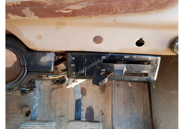 caption International D1830 Tray Truck