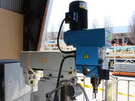 Hafco Metalmaster Horizontal Vertical Milling Machine - picture2' - Click to enlarge