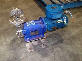 Magnetic Drive Chemical Transfer Pump, IN: 50mm Dia, OUT: 25mm Dia, 7/21Lt/min - picture1' - Click to enlarge