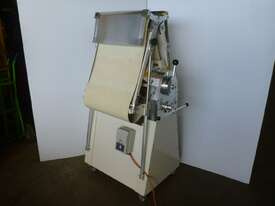 DOUGH SHEETER REVERSIBLE 520MM BELT - picture2' - Click to enlarge