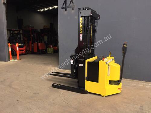 Hyster W30XTR Heavy Duty Walkie Reach Container Mast Forklift -Fully Refurbished